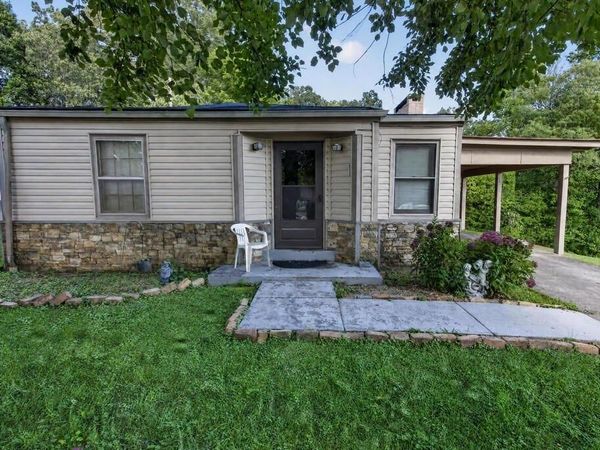 959 Hillcrest Drive , Mccaysville, GA 30555