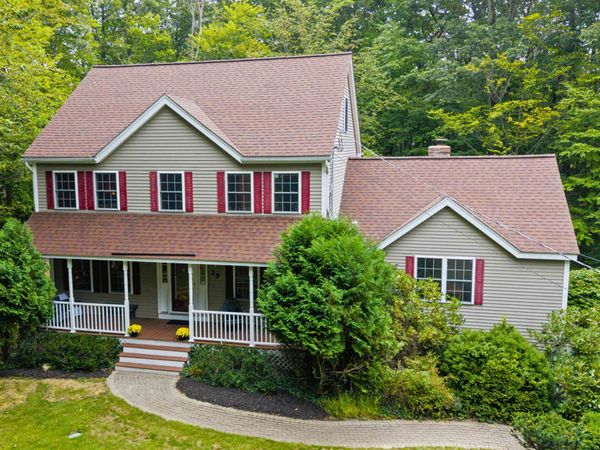 29 Abenaki Circle, Chester, NH 03036