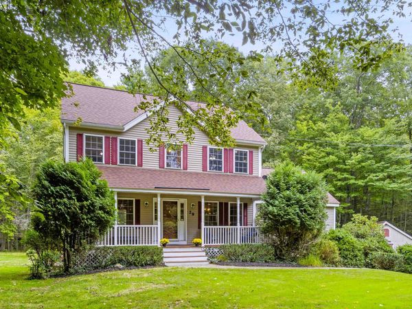 29 Abenaki Circle, Chester, NH 03036