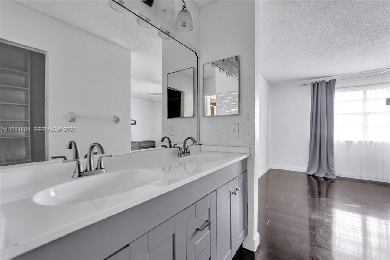 3753 NW 73rd Way, Coral Springs, FL 33065 Photo