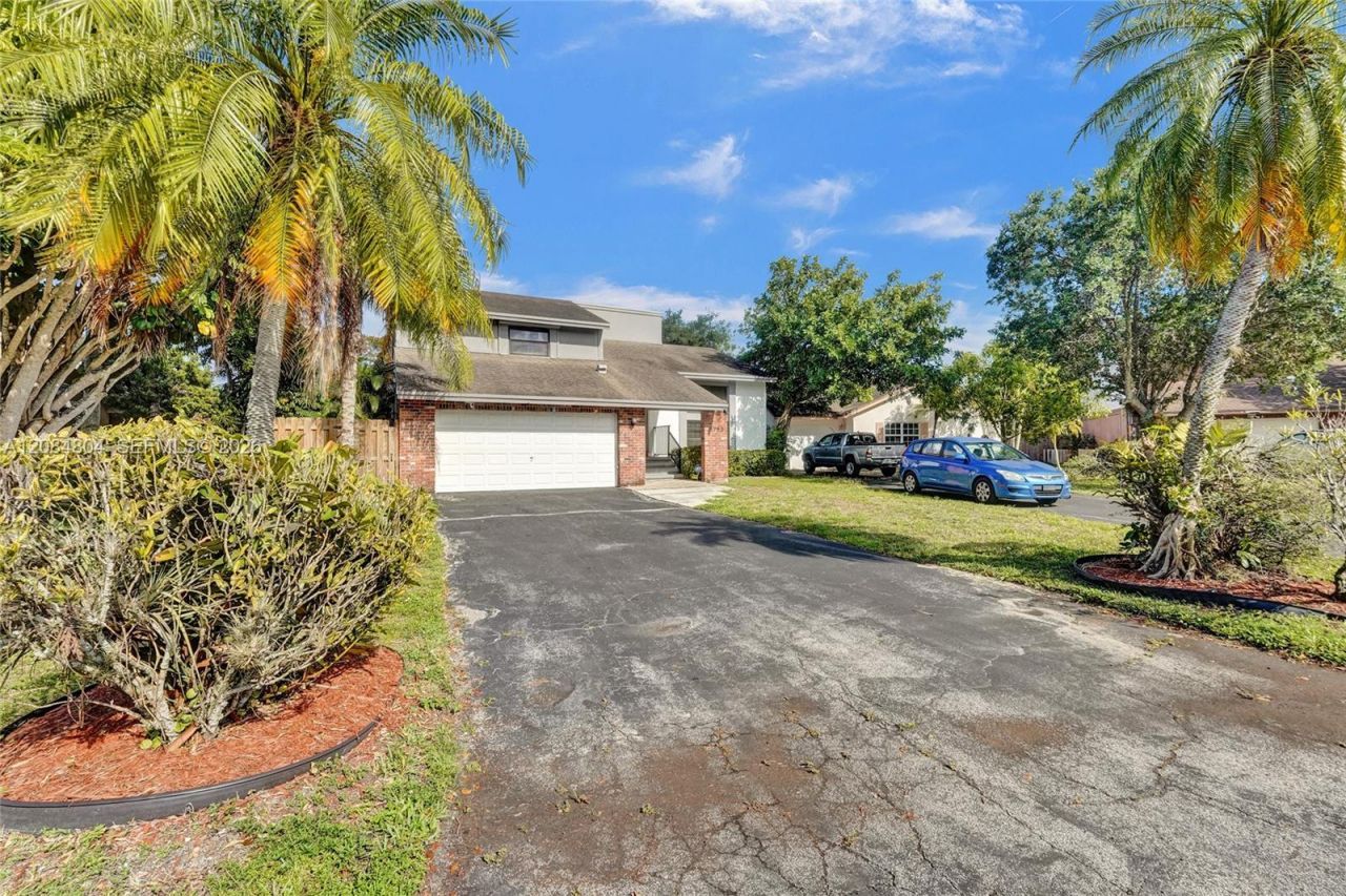 3753 NW 73rd Way, Coral Springs, FL 33065 Photo