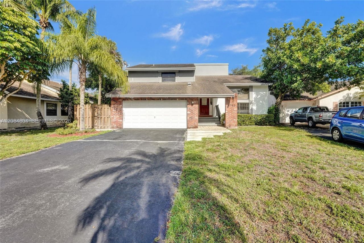 3753 NW 73rd Way, Coral Springs, FL 33065 Photo