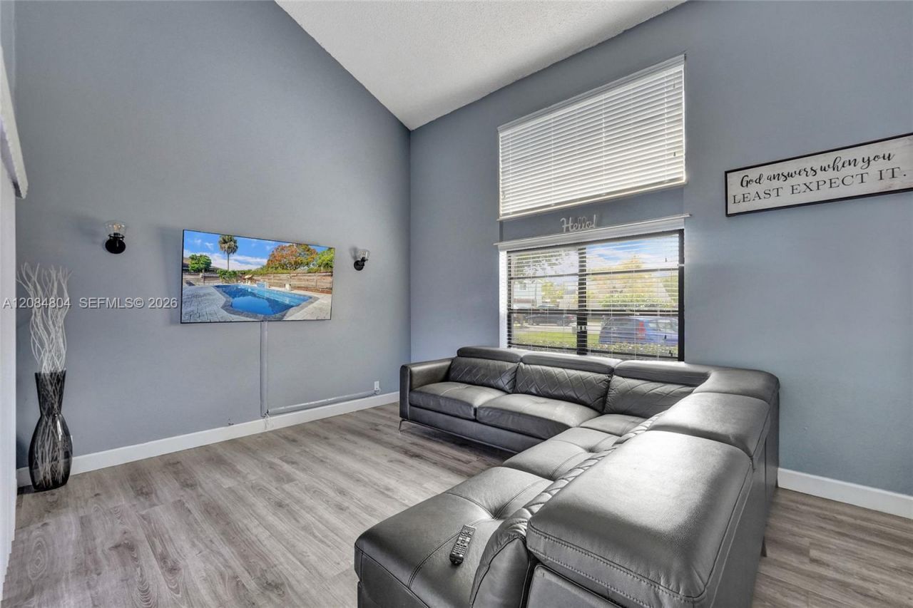 3753 NW 73rd Way, Coral Springs, FL 33065 Photo