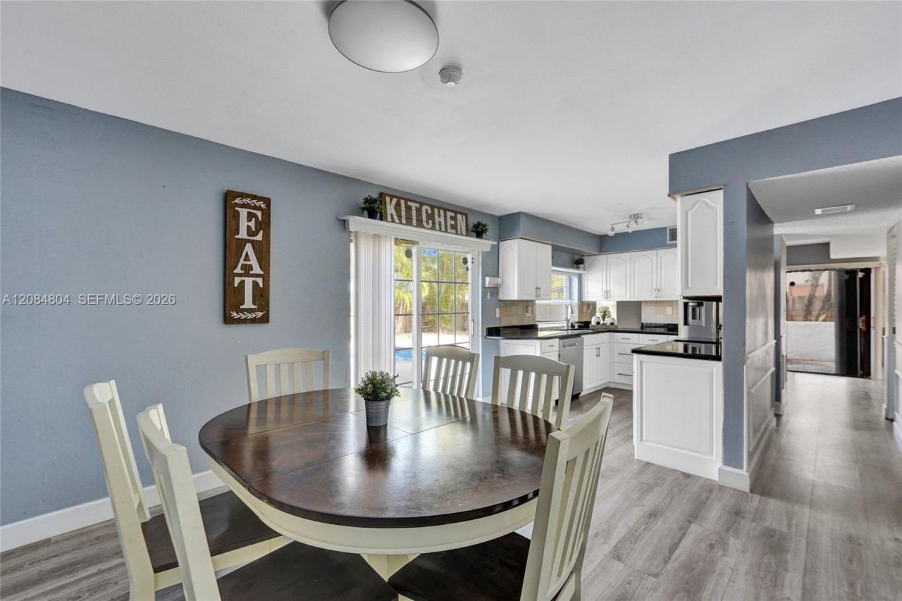 3753 NW 73rd Way, Coral Springs, FL 33065 Photo