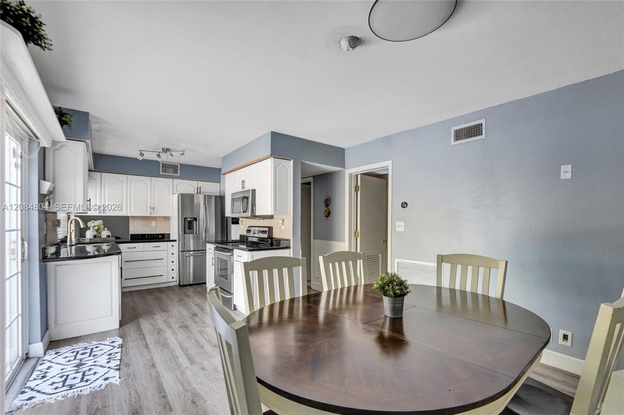3753 NW 73rd Way, Coral Springs, FL 33065 Photo