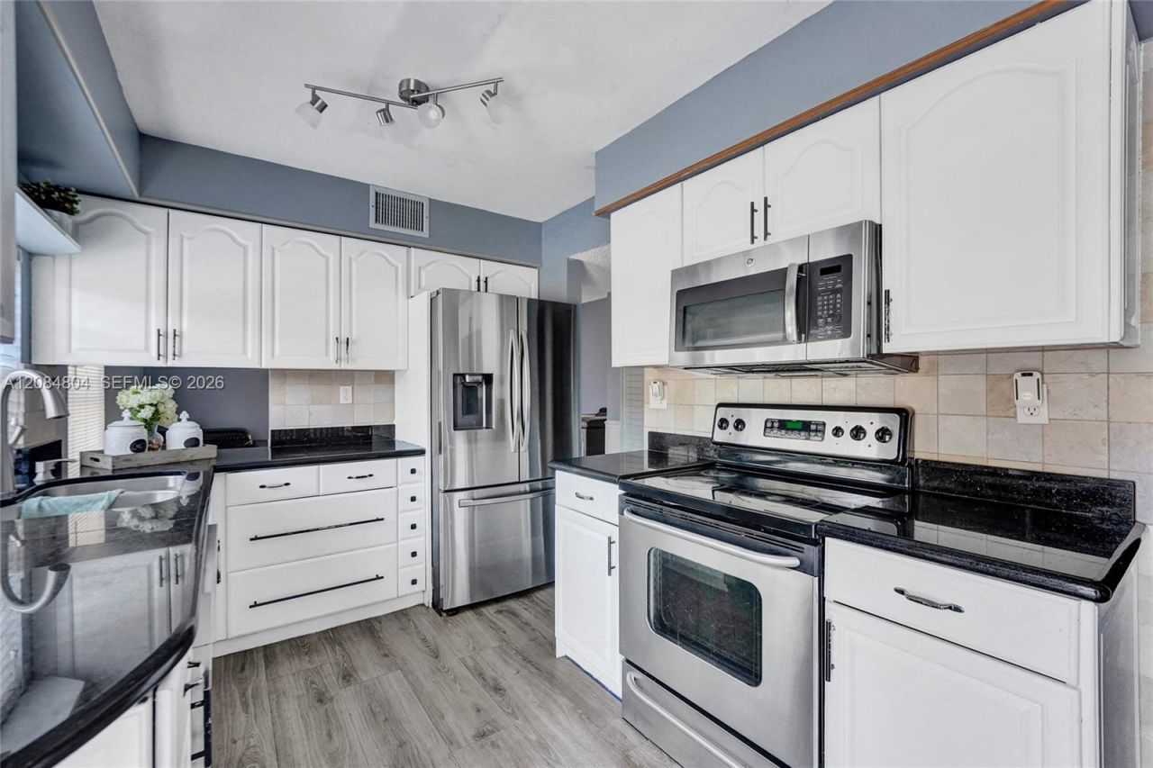 3753 NW 73rd Way, Coral Springs, FL 33065 Photo