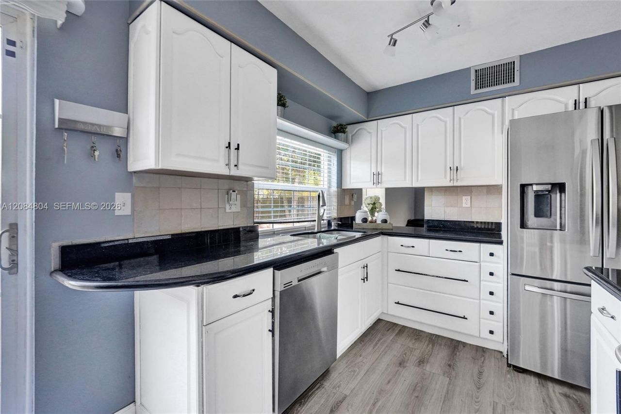 3753 NW 73rd Way, Coral Springs, FL 33065 Photo