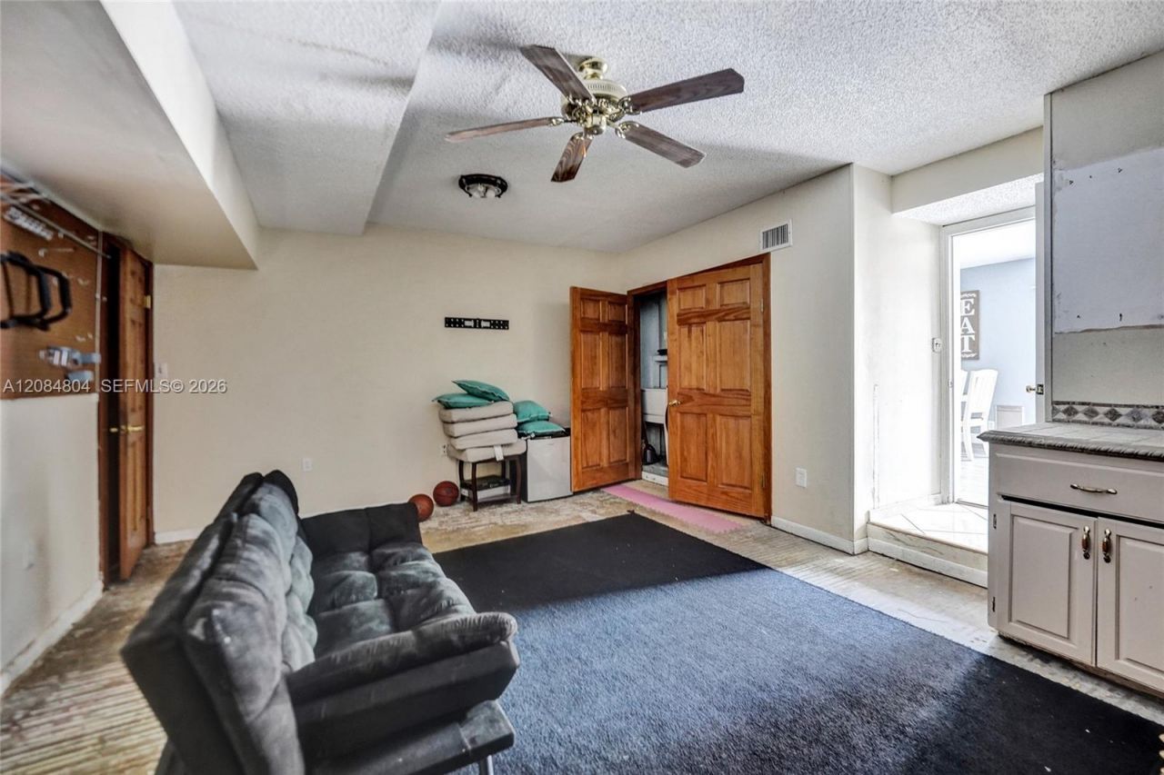 3753 NW 73rd Way, Coral Springs, FL 33065 Photo