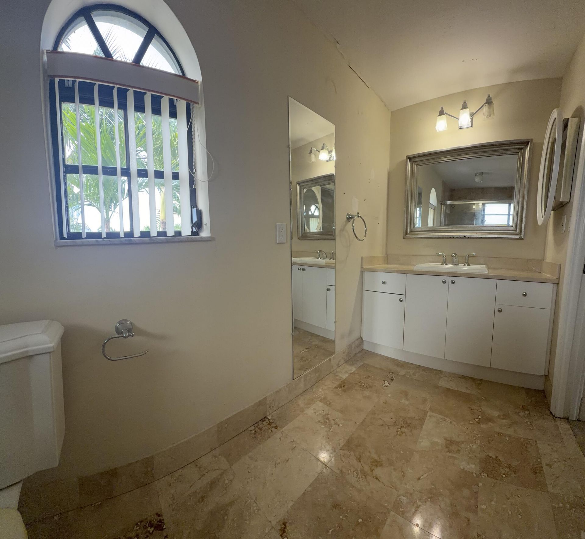 2390 NE 199th Street, Aventura, FL 33180 Photo