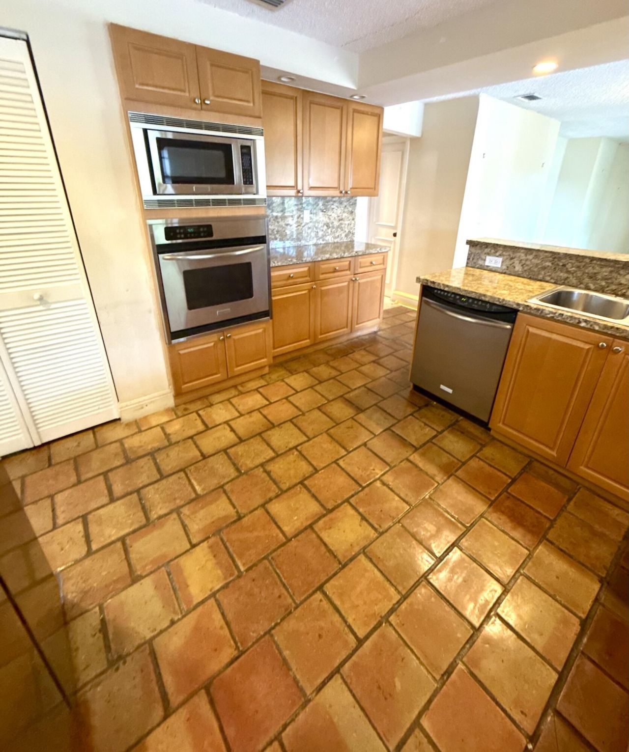 2390 NE 199th Street, Aventura, FL 33180 Photo