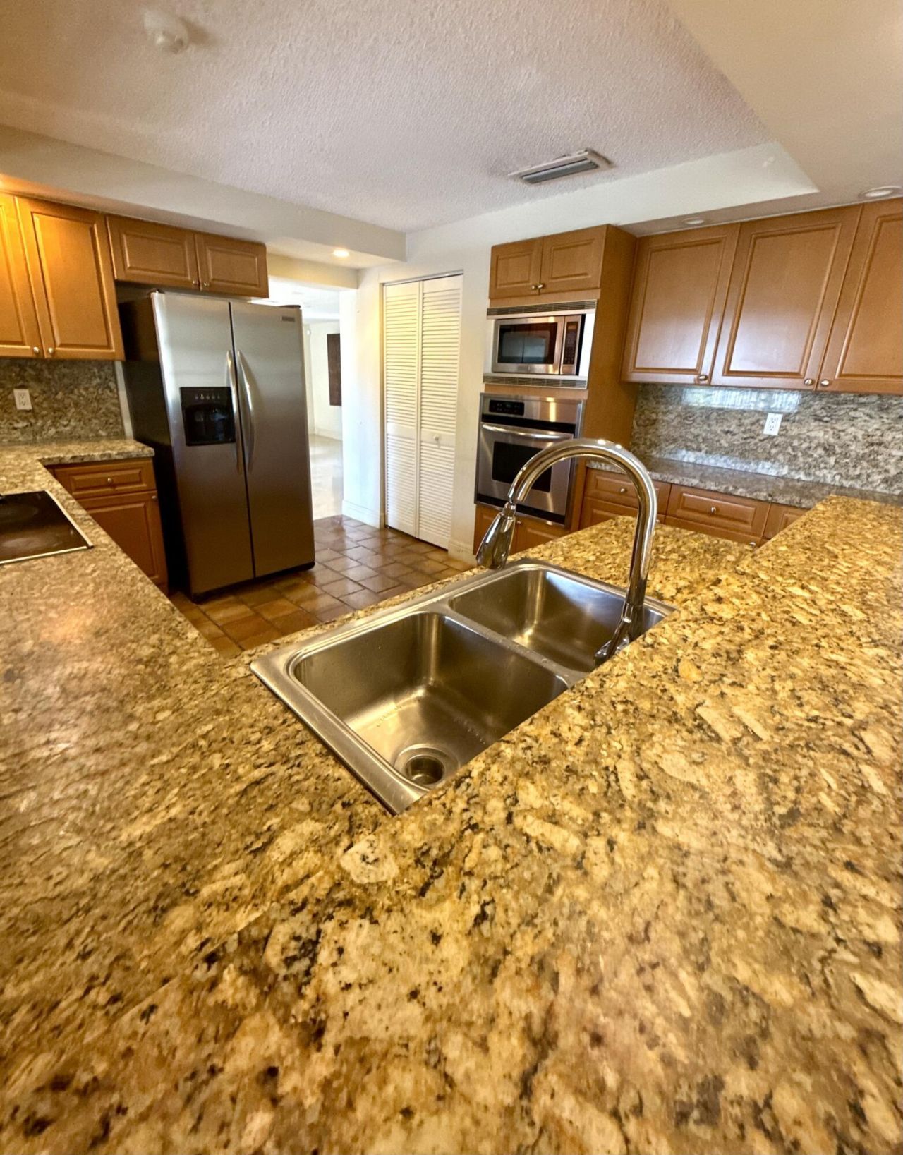 2390 NE 199th Street, Aventura, FL 33180 Photo