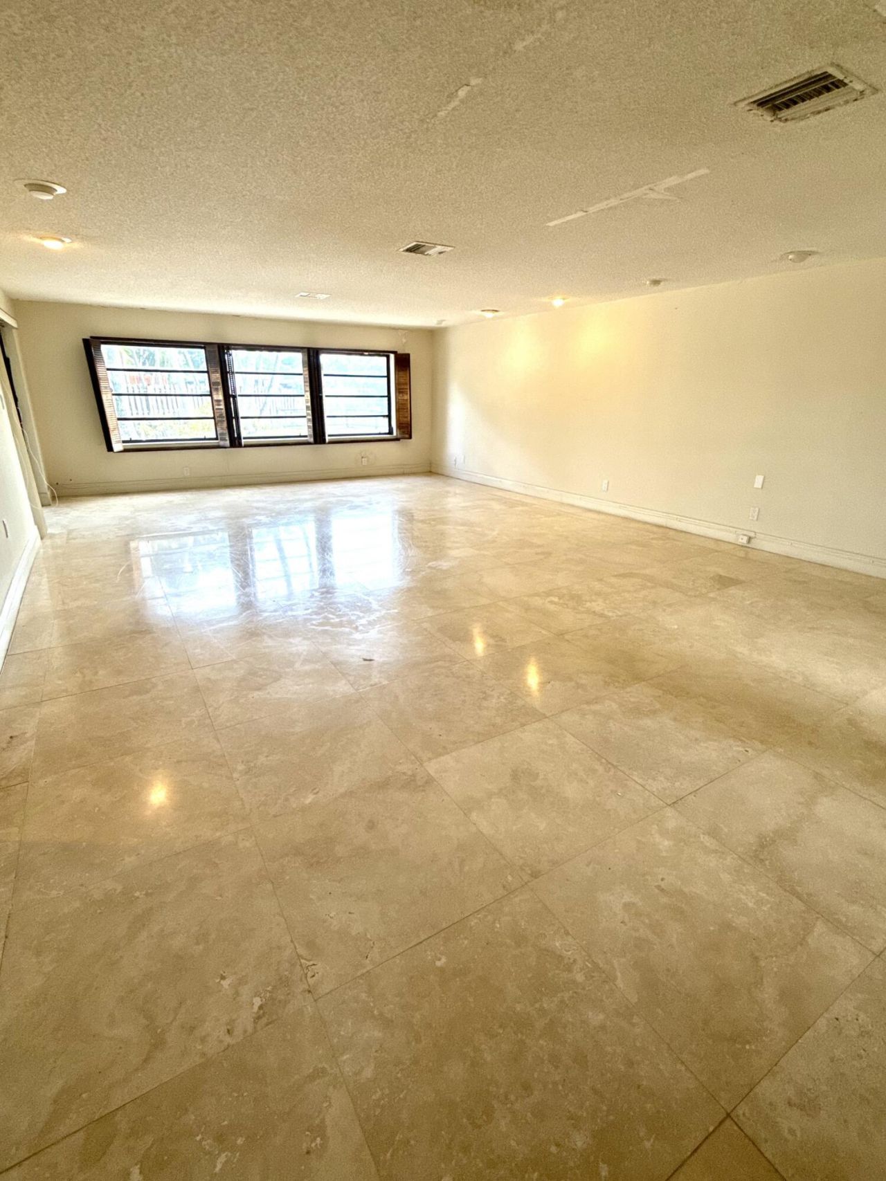 2390 NE 199th Street, Aventura, FL 33180 Photo