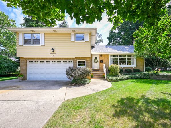 218 W Elm Street , Wheaton, IL 60189