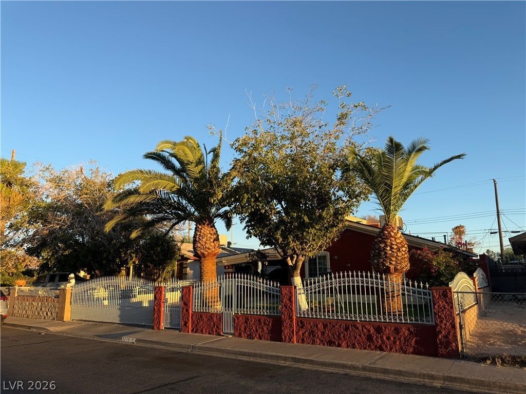 3715 E Nelson Avenue , North Las Vegas, NV 89030