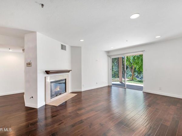 5744 Oak Bend Lane, Unit 108, Oak Park, CA 91377
