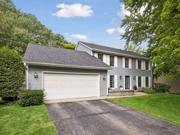 4747 Burr Oak Street , Eagan, MN 55122