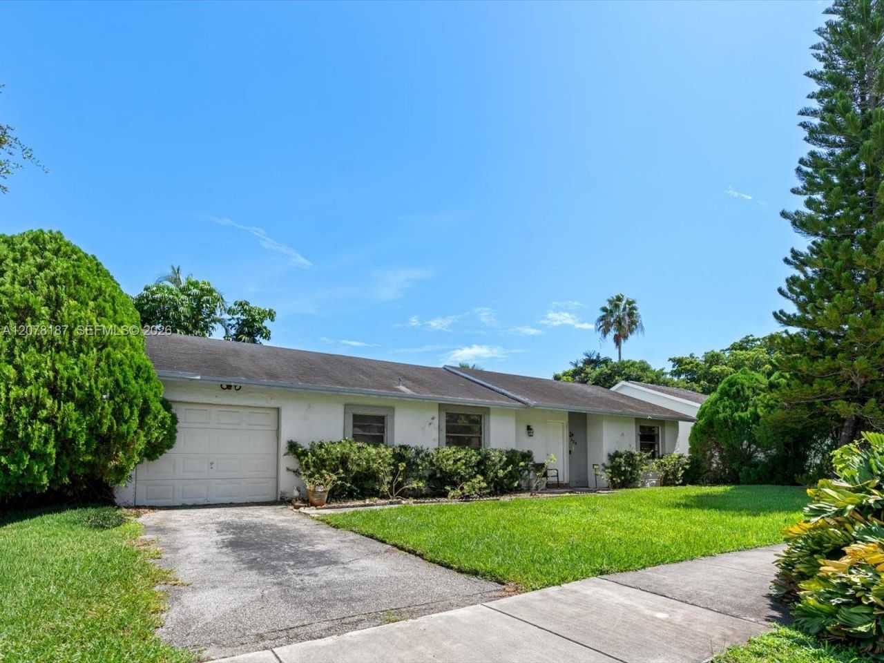 939 S Bluebird Ln, Homestead, FL 33035 Photo