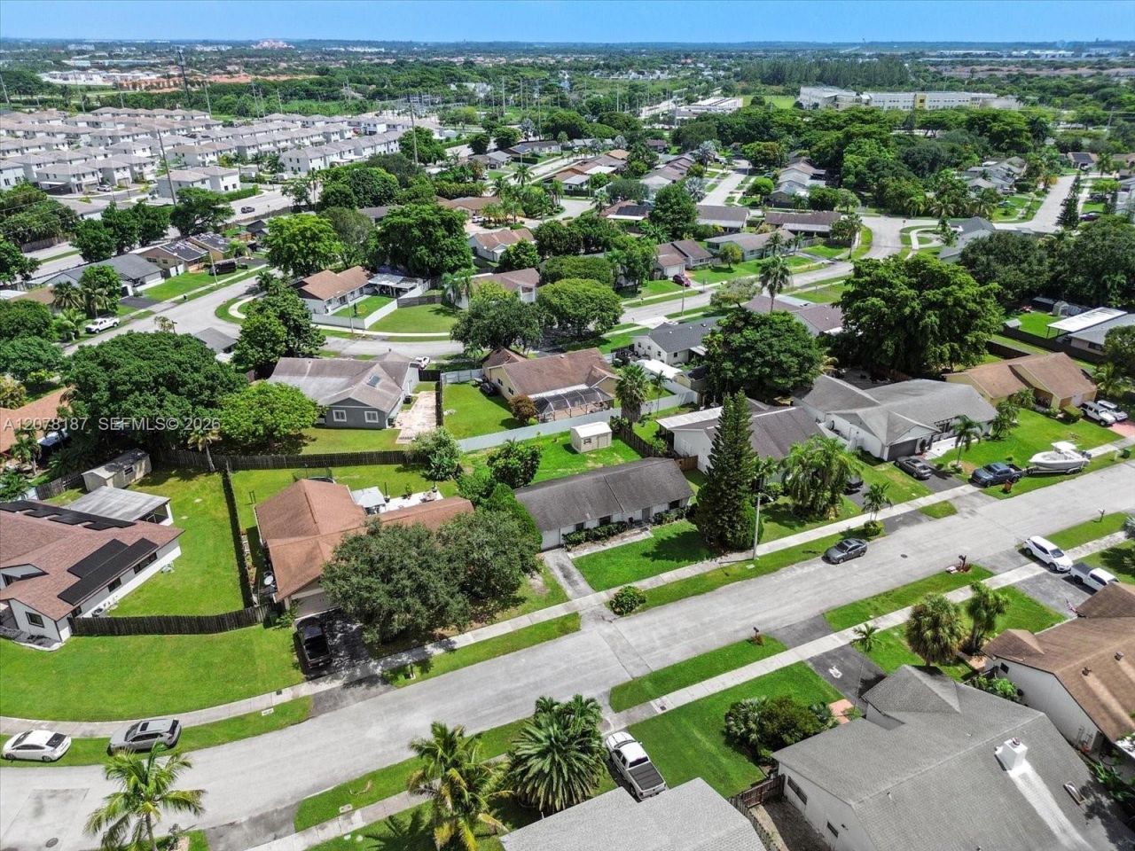 939 S Bluebird Ln, Homestead, FL 33035 Photo