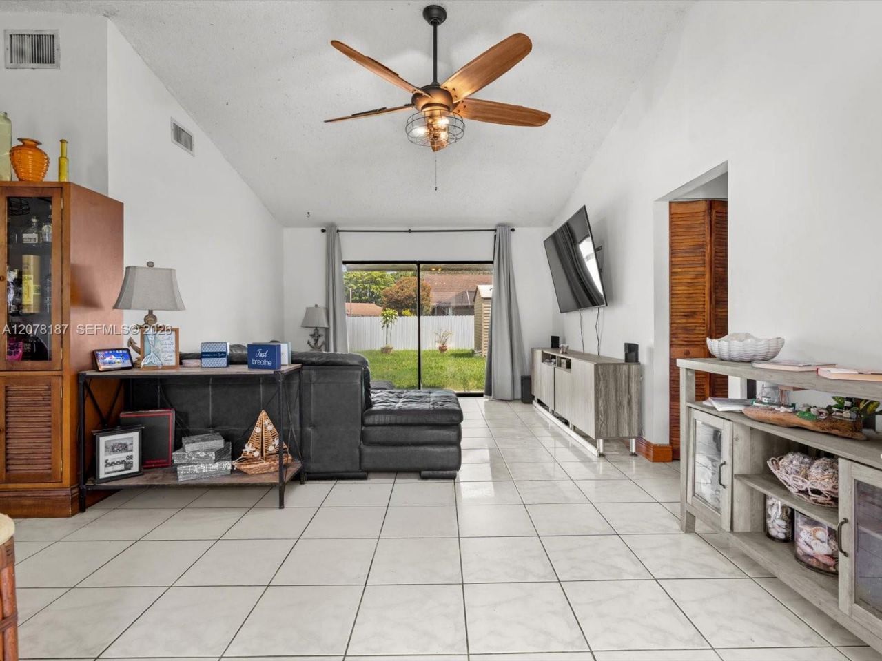 939 S Bluebird Ln, Homestead, FL 33035 Photo