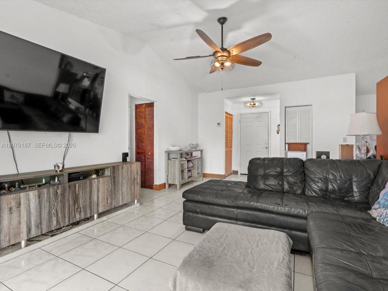 939 S Bluebird Ln, Homestead, FL 33035 Photo