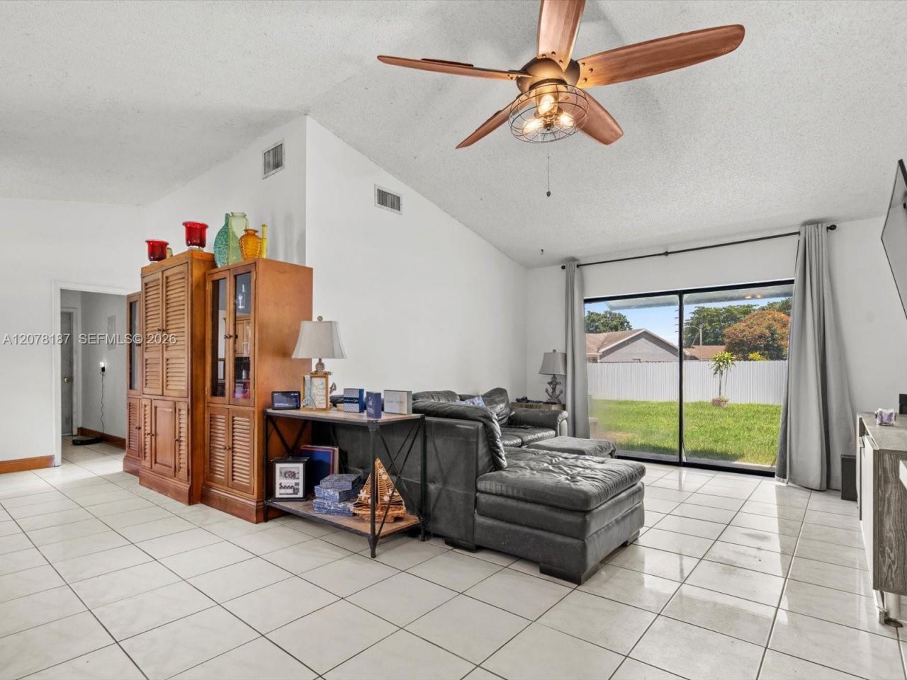 939 S Bluebird Ln, Homestead, FL 33035 Photo