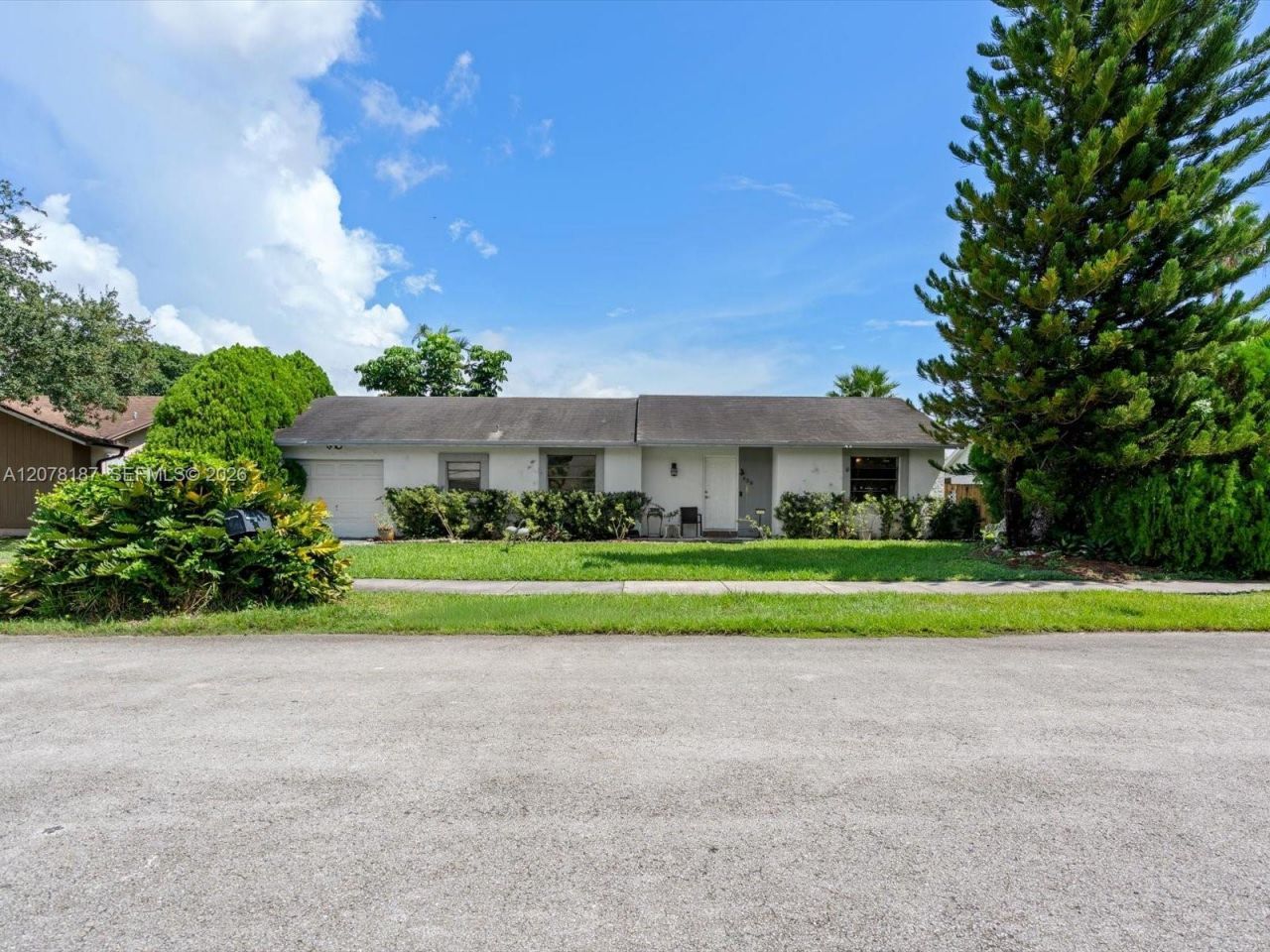 939 S Bluebird Ln, Homestead, FL 33035 Photo