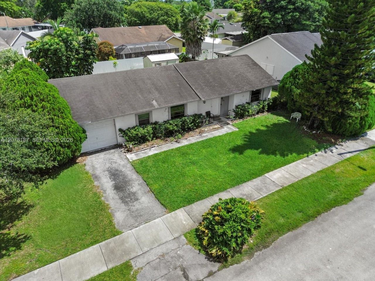 939 S Bluebird Ln, Homestead, FL 33035 Photo