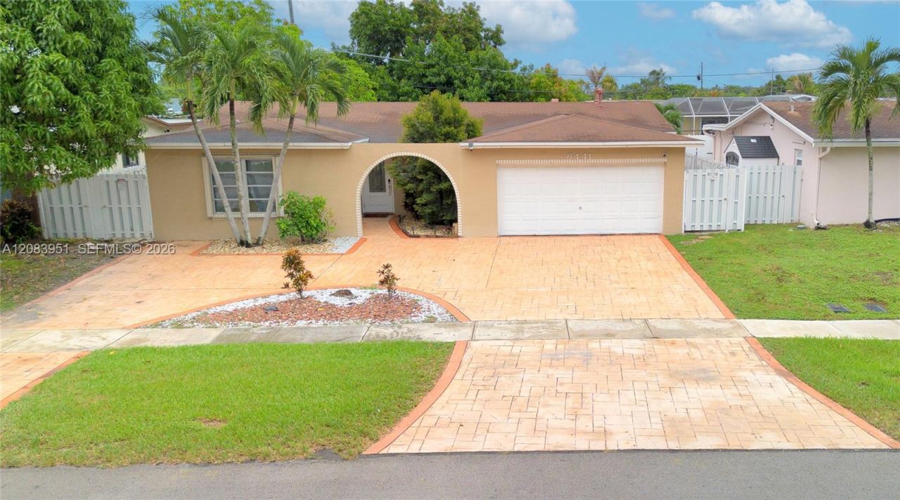 8441 Sunset Strip, Sunrise, FL 33322 Main Photo