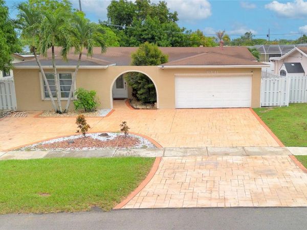 8441 Sunset Strip, Sunrise, FL 33322
