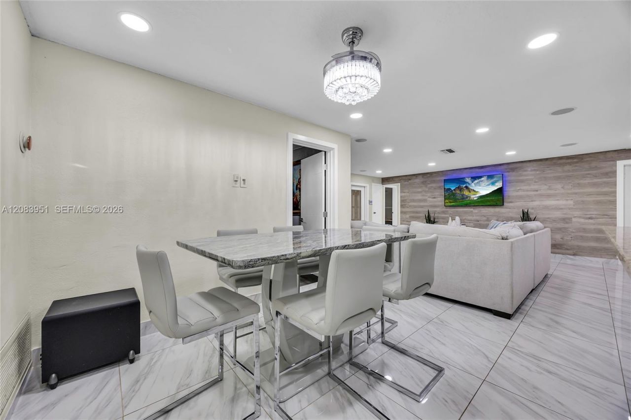 8441 Sunset Strip, Sunrise, FL 33322 Photo