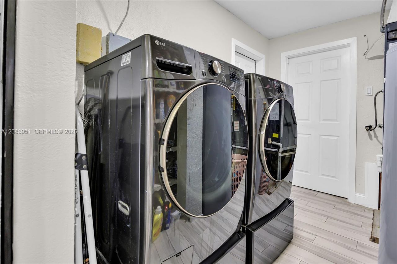 8441 Sunset Strip, Sunrise, FL 33322 Photo