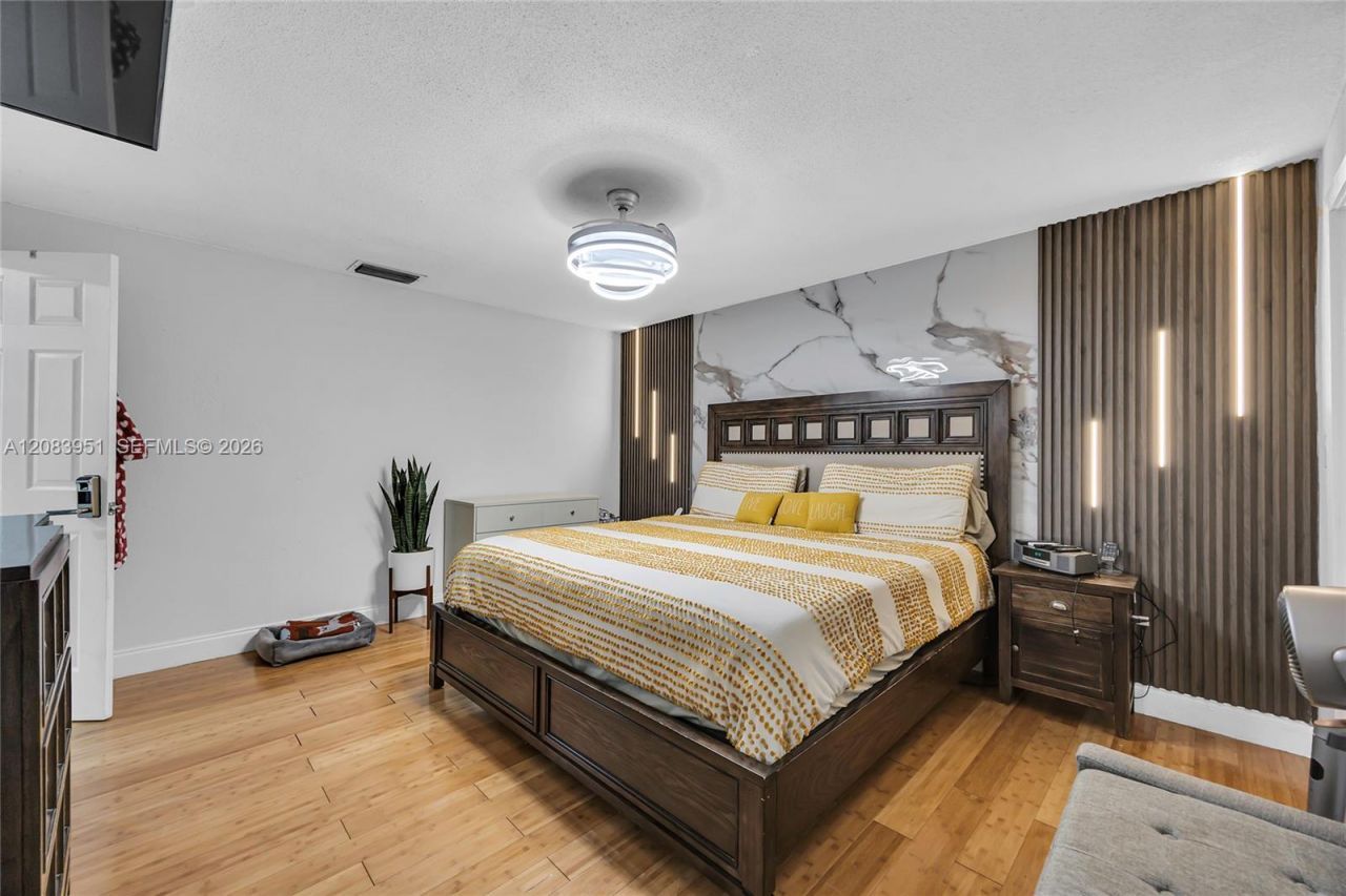 8441 Sunset Strip, Sunrise, FL 33322 Photo