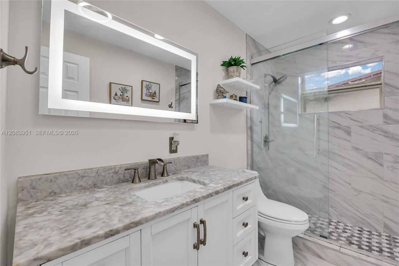 8441 Sunset Strip, Sunrise, FL 33322 Photo
