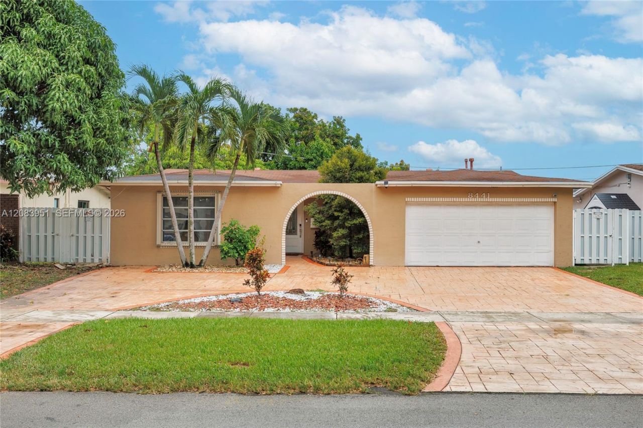 8441 Sunset Strip, Sunrise, FL 33322 Photo