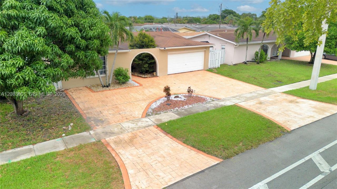 8441 Sunset Strip, Sunrise, FL 33322 Photo