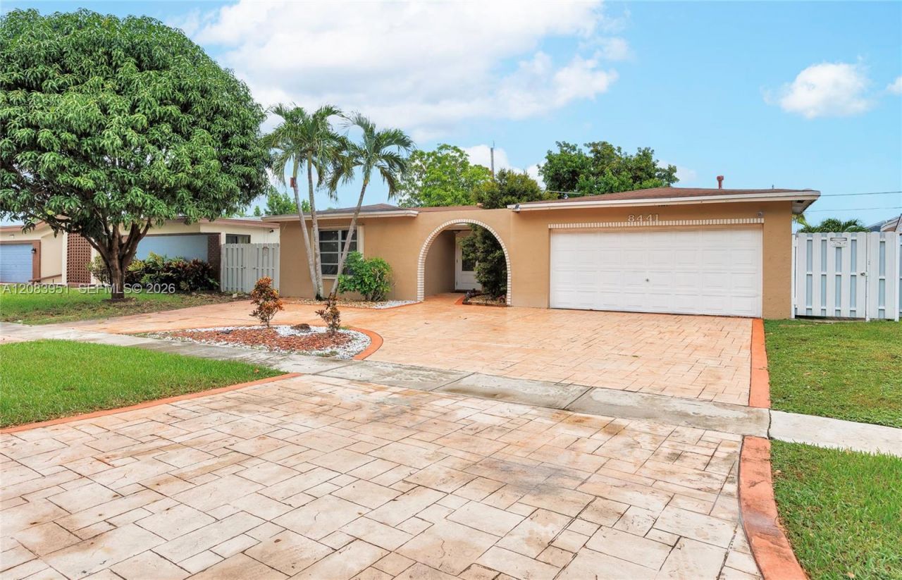 8441 Sunset Strip, Sunrise, FL 33322 Photo