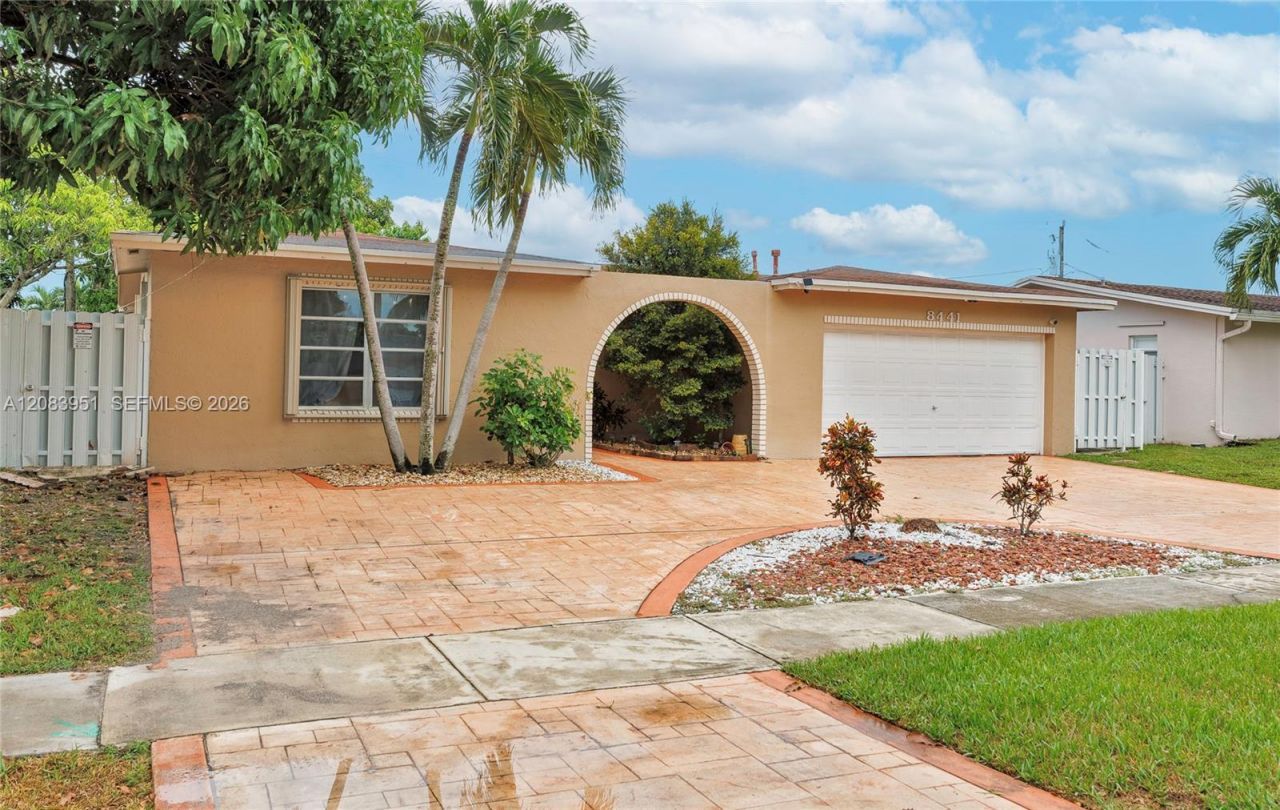 8441 Sunset Strip, Sunrise, FL 33322 Photo