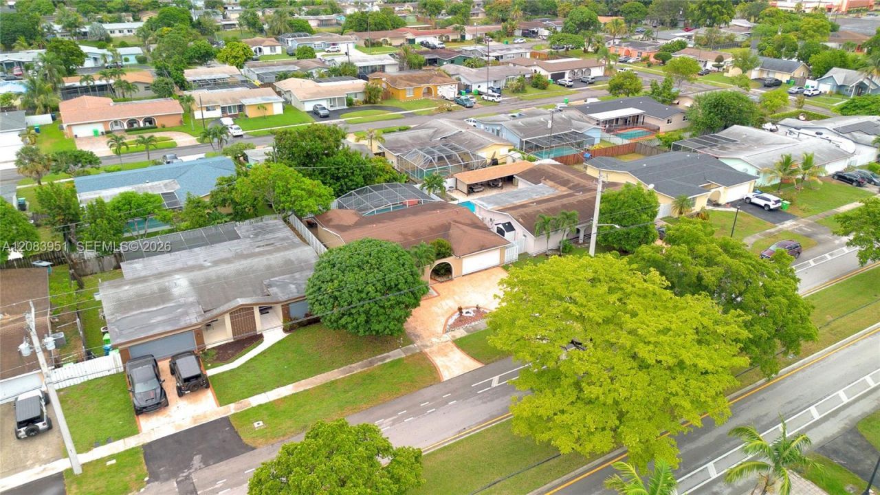 8441 Sunset Strip, Sunrise, FL 33322 Photo