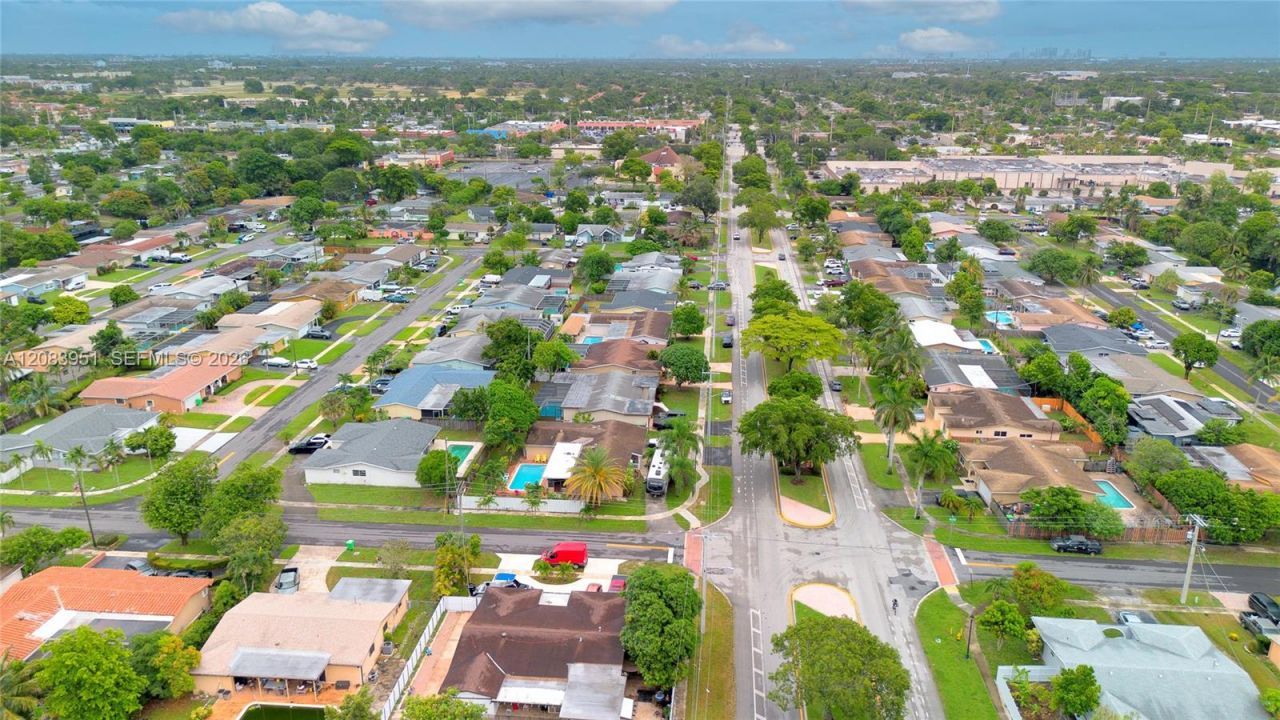 8441 Sunset Strip, Sunrise, FL 33322 Photo