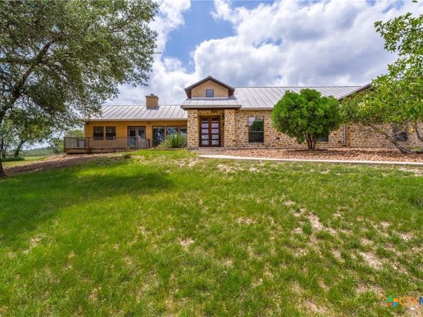 988 Kendall Jackson , Comfort, TX 78013