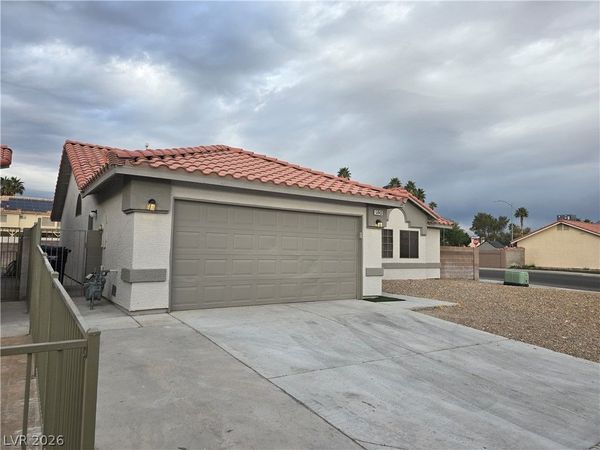 5843 BERRY HILL , Unit ., North Las Vegas, NV 89031