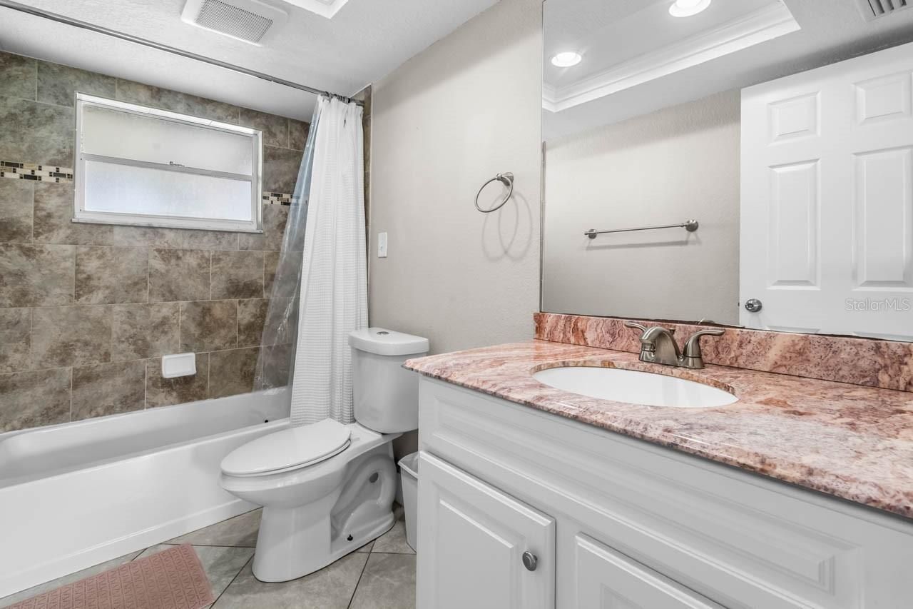 7036 13th Street E, Sarasota, FL 34243 Photo