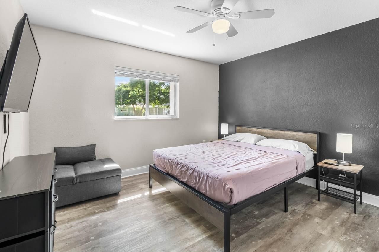 7036 13th Street E, Sarasota, FL 34243 Photo