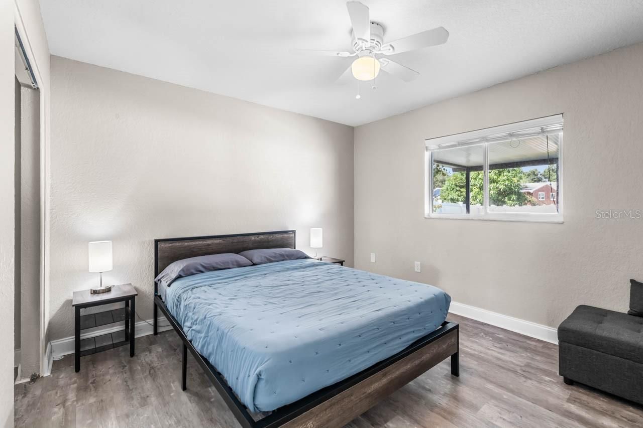7036 13th Street E, Sarasota, FL 34243 Photo