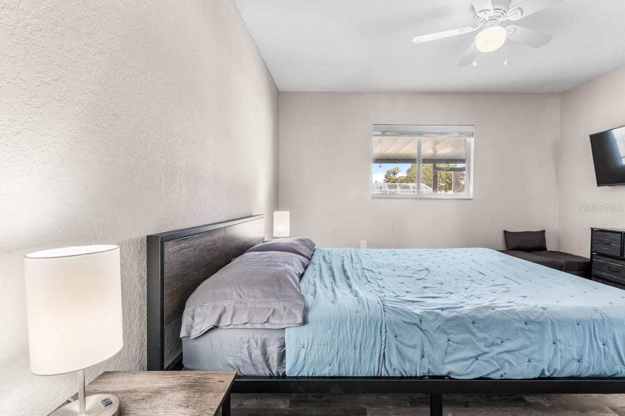 7036 13th Street E, Sarasota, FL 34243 Photo