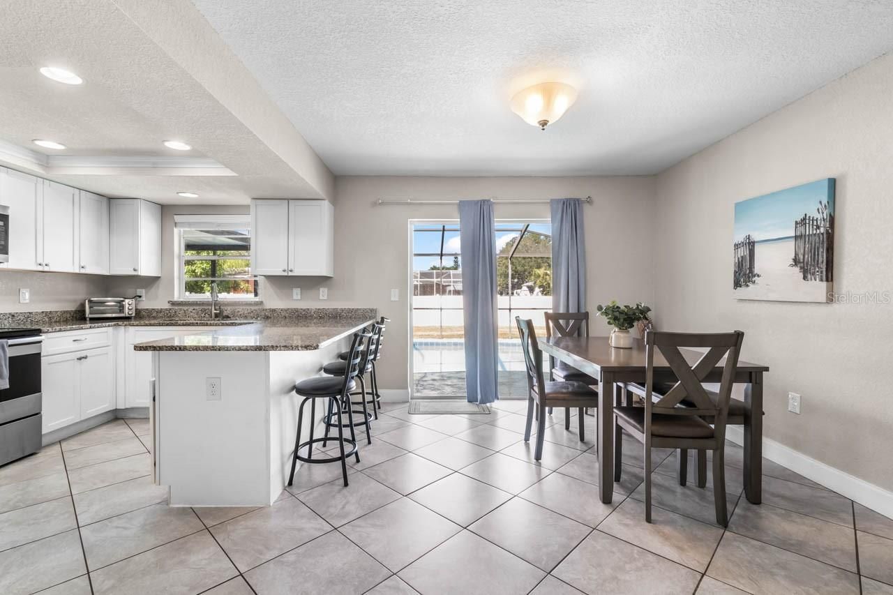 7036 13th Street E, Sarasota, FL 34243 Photo