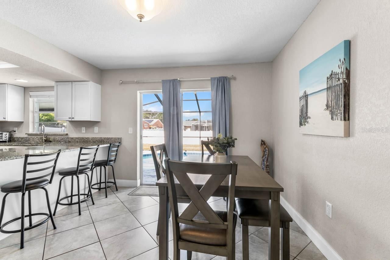 7036 13th Street E, Sarasota, FL 34243 Photo