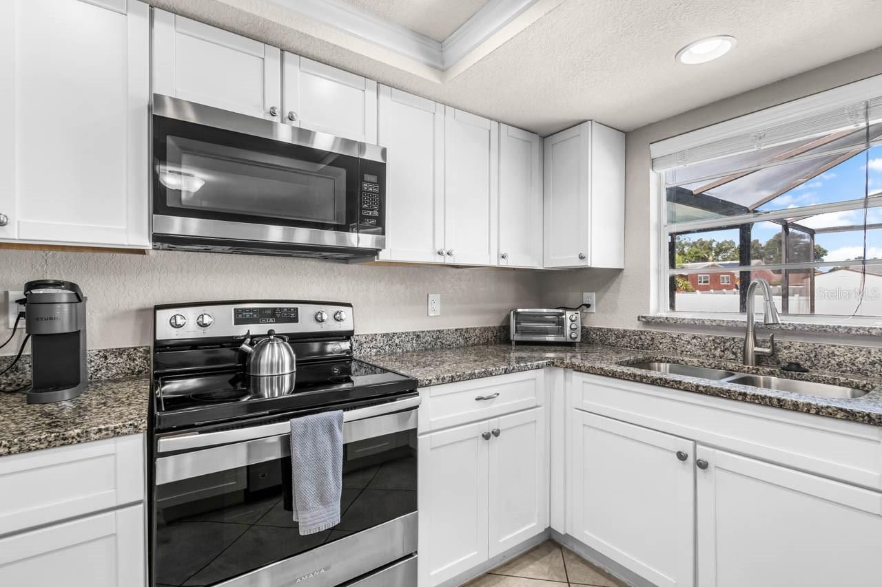 7036 13th Street E, Sarasota, FL 34243 Photo