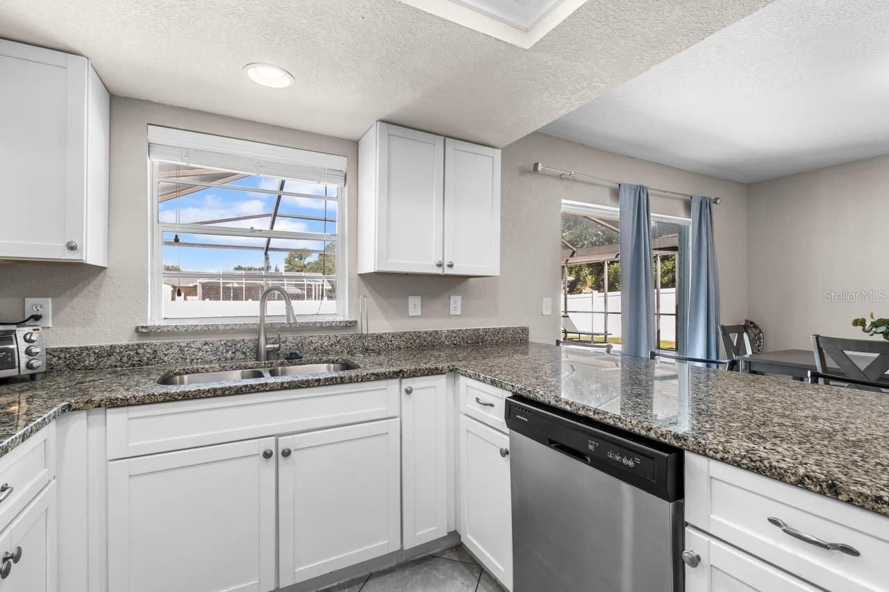 7036 13th Street E, Sarasota, FL 34243 Photo