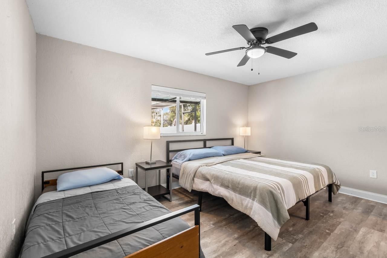 7036 13th Street E, Sarasota, FL 34243 Photo